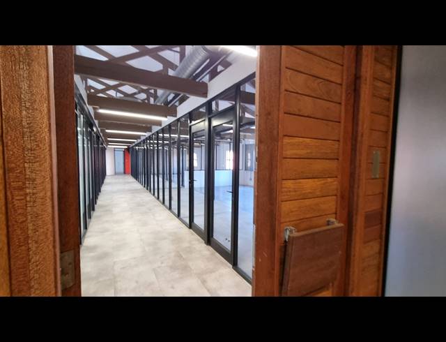 347M² OFFICE FOR SALE IN WOODSTOCK